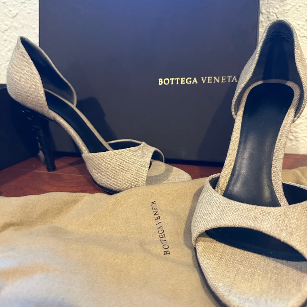 Bottega Veneta Beige Textured Fabric D’Orsay Heels